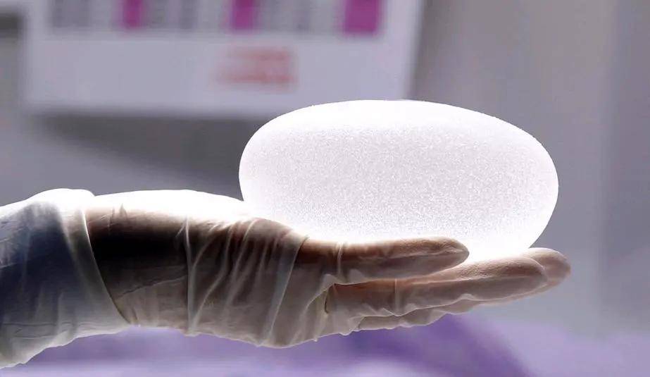 如何分辨真胸和假胸？隆的和真的一眼分辨