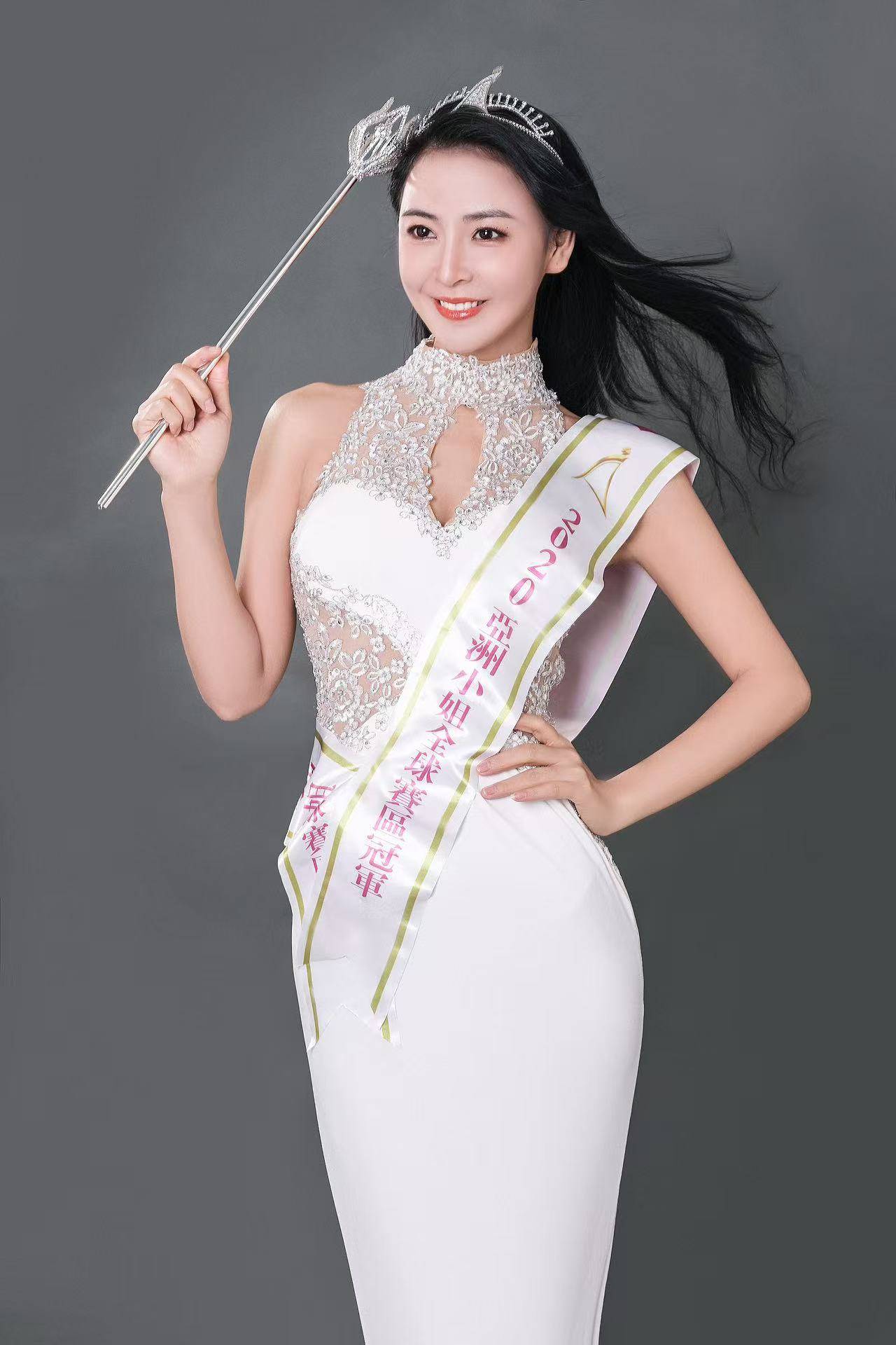 36岁angelababy1.76米亚洲小姐冠军吴丹同框:绝色双模