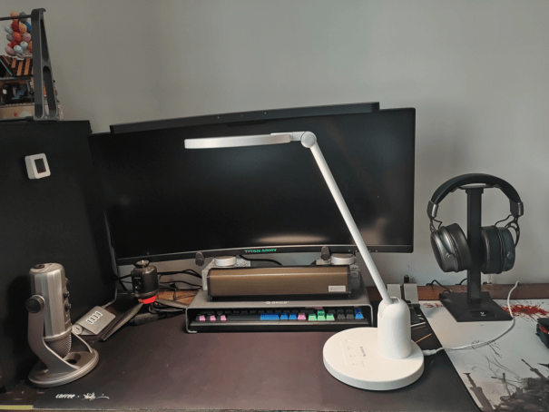 从护眼到 “养眼”,给孩子医学级光场守护-书客SKY护眼台灯评测