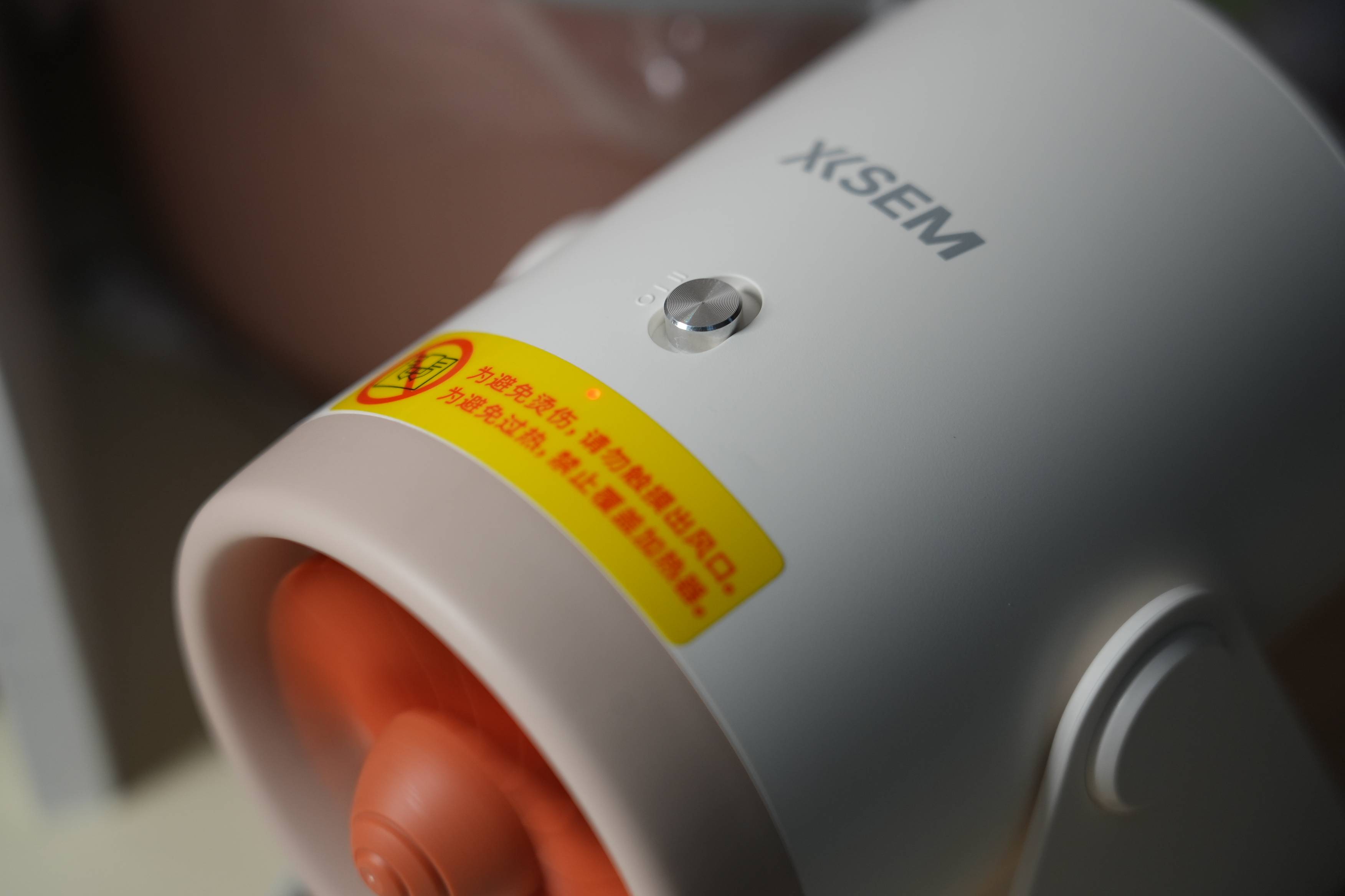 西圣桌面暖风机mini体验：2秒即热不燥，深夜赶稿办公都暖乎乎