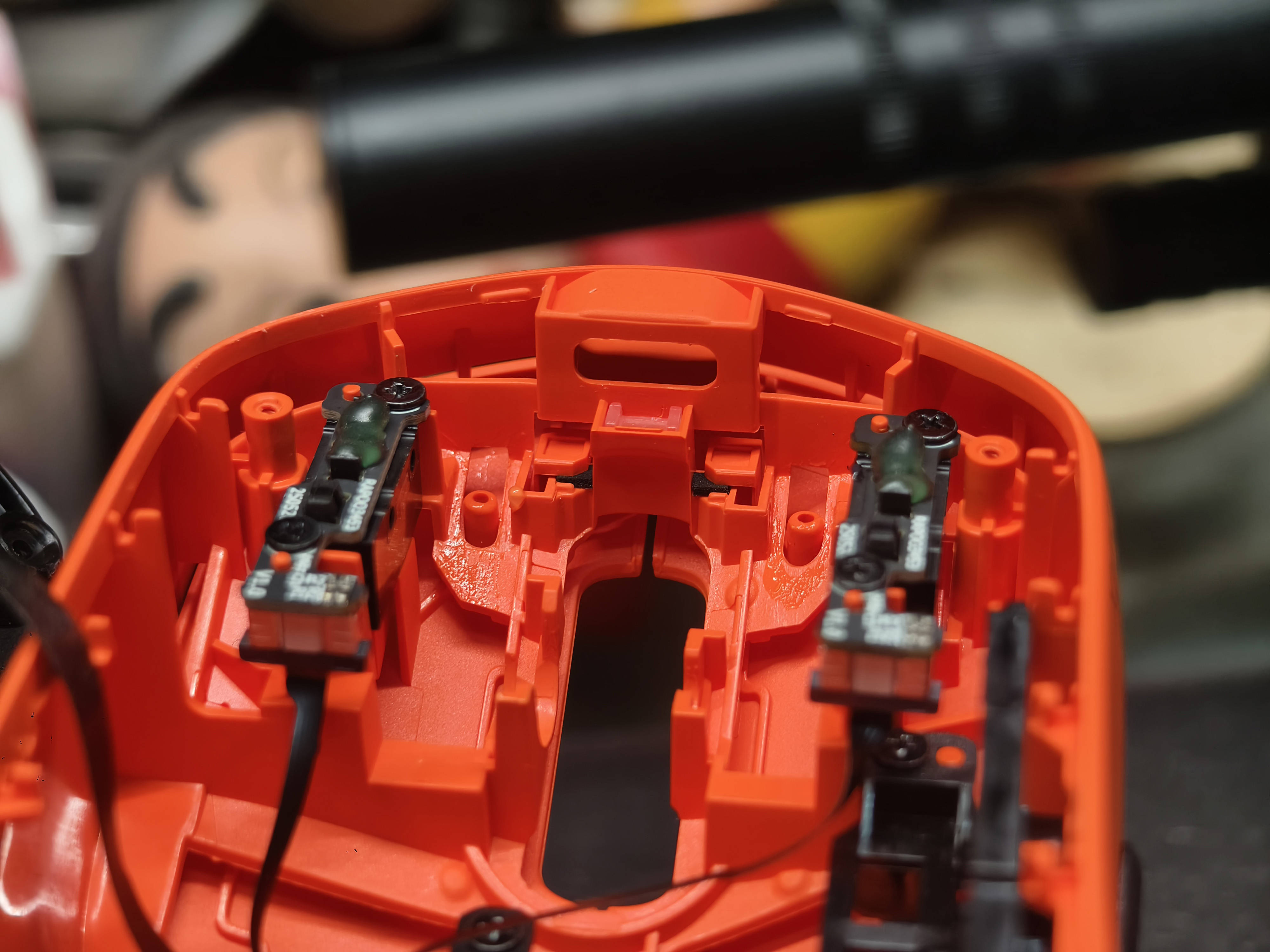 喜欢适配中小手的对称型VT二代电竞鼠标？呐！雷柏VT1系列了解下