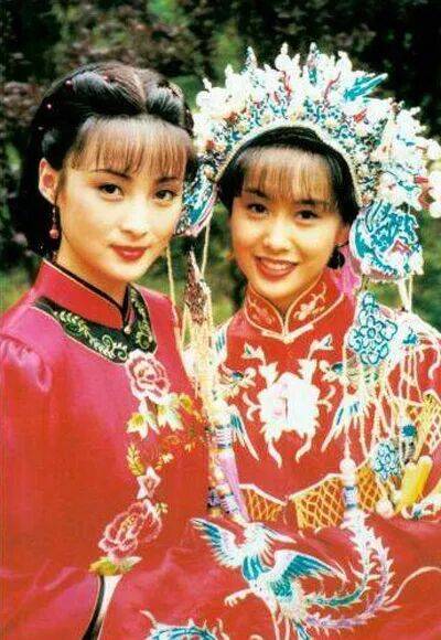 当年,《苍天有泪》中,蒋勤勤即便跟"紫霞仙子"朱茵同框,都让人觉得美