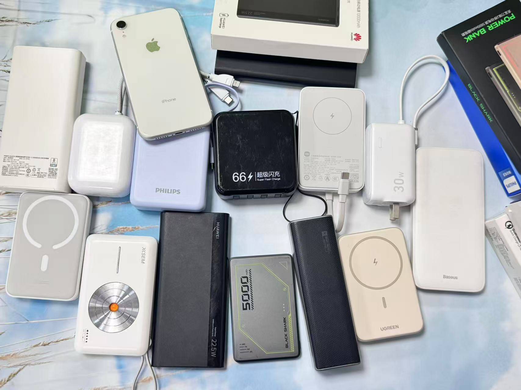 手机充电宝怎么选?西圣、飞利浦、超级马充电宝大PK,哪款更好?