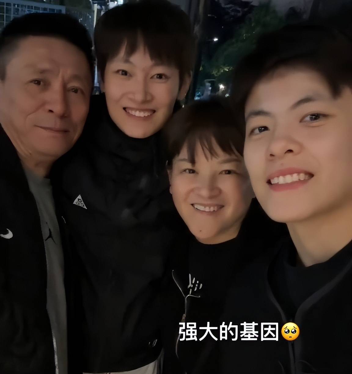 致哀!经纪公司官方公告:杨力维杨舒予父亲因病去世享年59岁