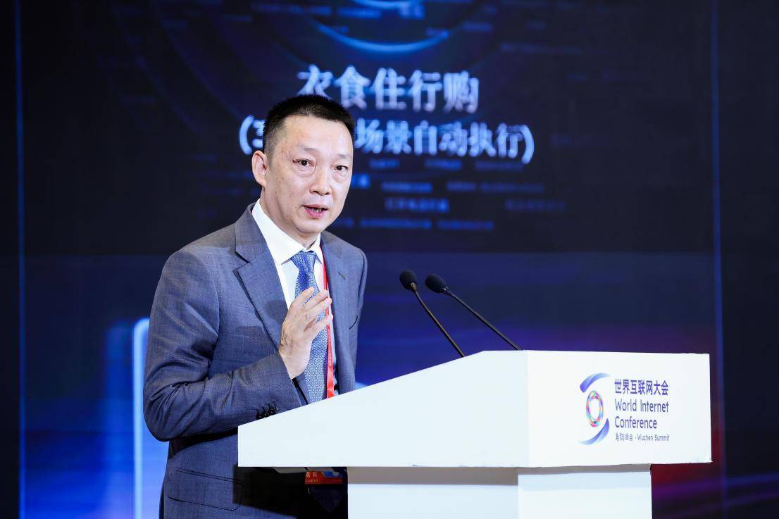 荣耀李健乌镇峰会：Magic8全面重塑AI软硬件体验，Robot Phone明年亮相