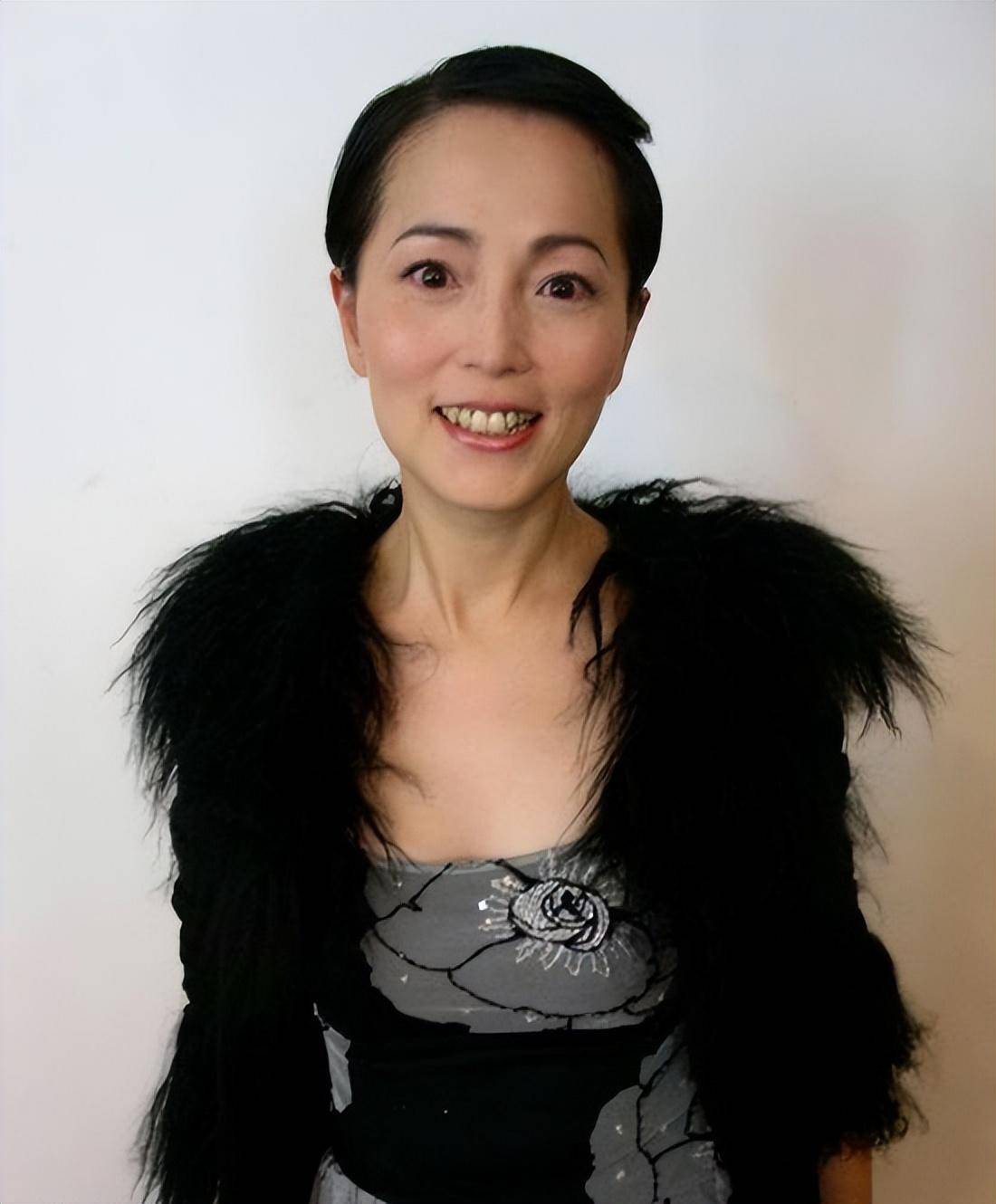 "丑星"苑琼丹:甘当配角30年,林正英去世后嫁富商,至今无儿女
