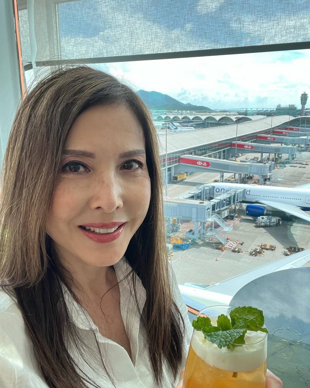 90年代女神带团游日被说"太贵",曾美貌征服3男人,现皱纹黑斑