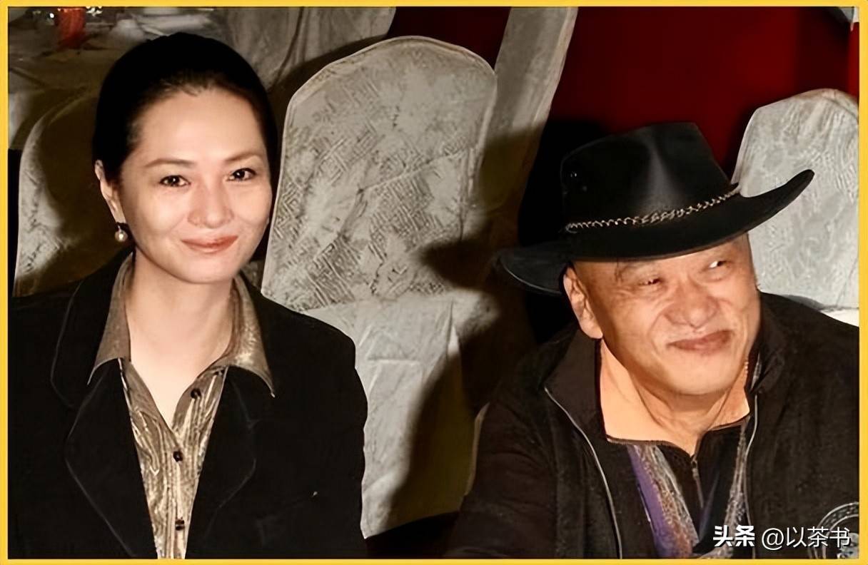 凌峰近况:和新老婆合照曝光,女方不是贺顺顺,80岁依旧宝刀未老