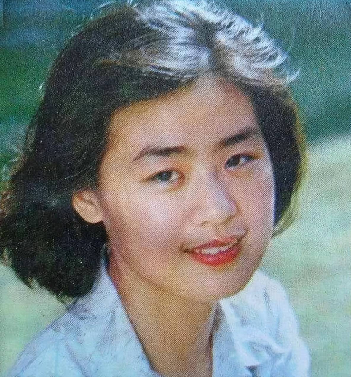 演员丛珊:年少成名为何遭学校霸凌?看完她的人生经历,真不简单