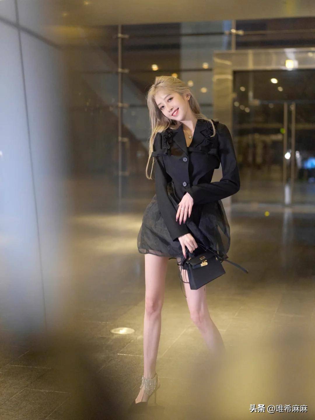 卓仕琳的美貌简直令人惊叹,带货能力出众!真是女主播界中佼佼者