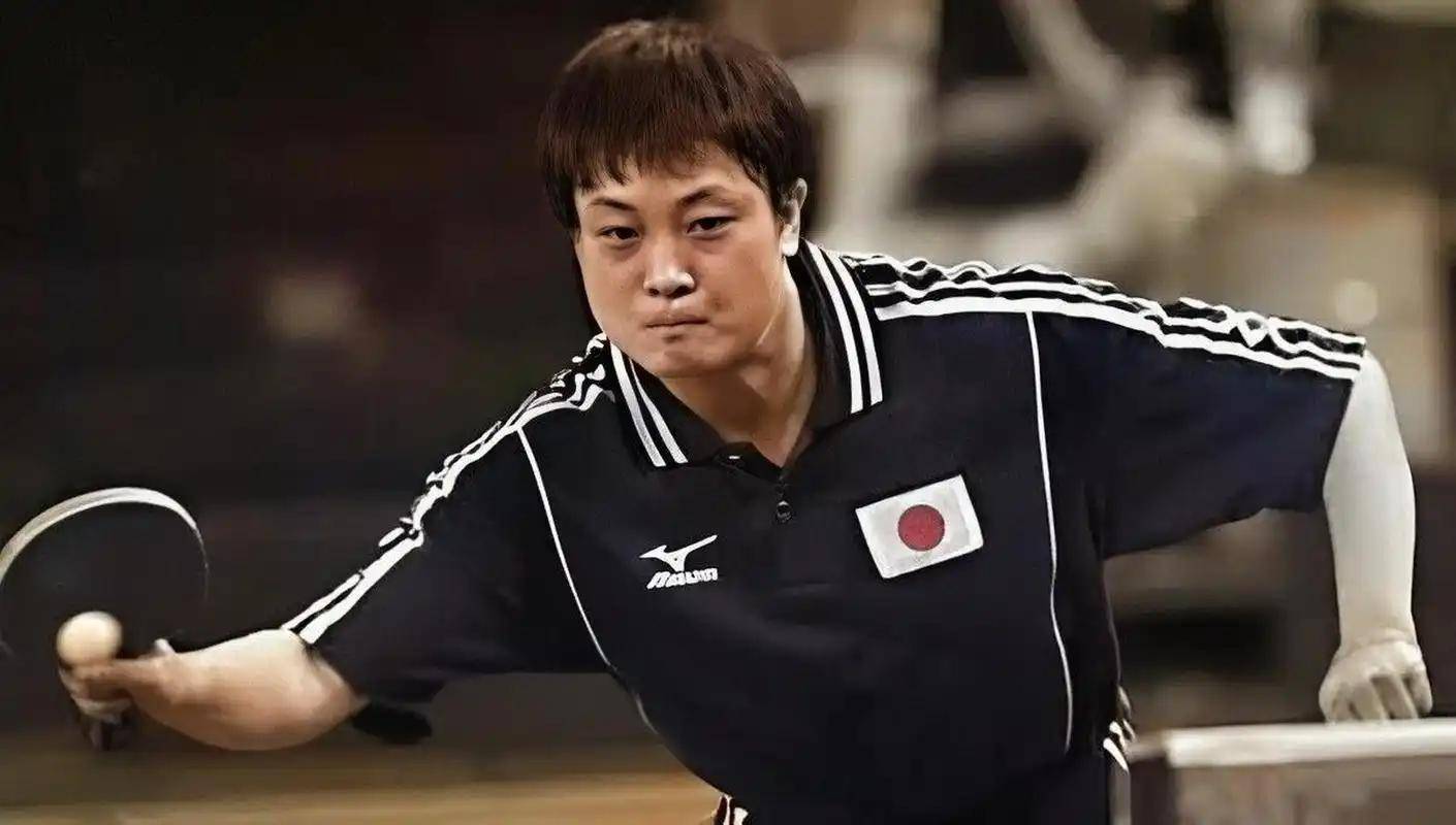 场上"吆西呦西"的小山智丽,与日本老公离婚后,愿意下嫁中国男