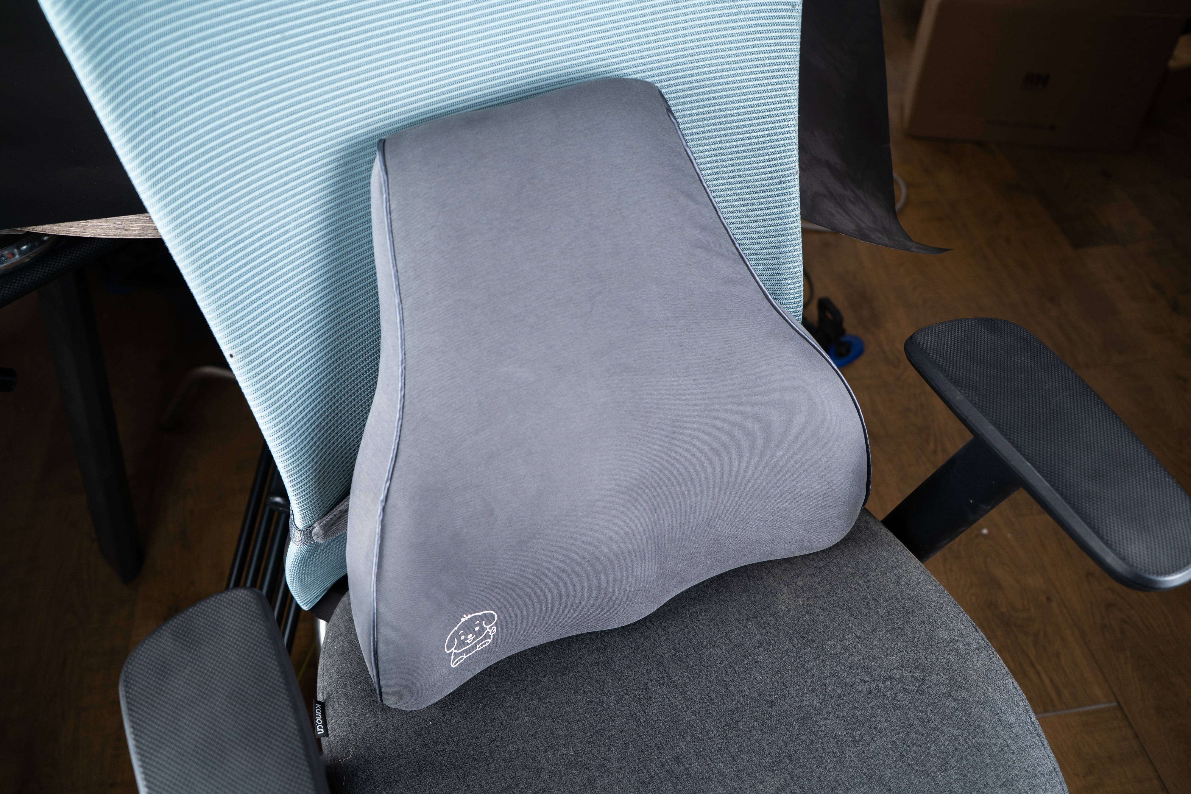 有了它，久坐腰背依旧舒服-8H小灰狗托腰护椎腰靠体验分享