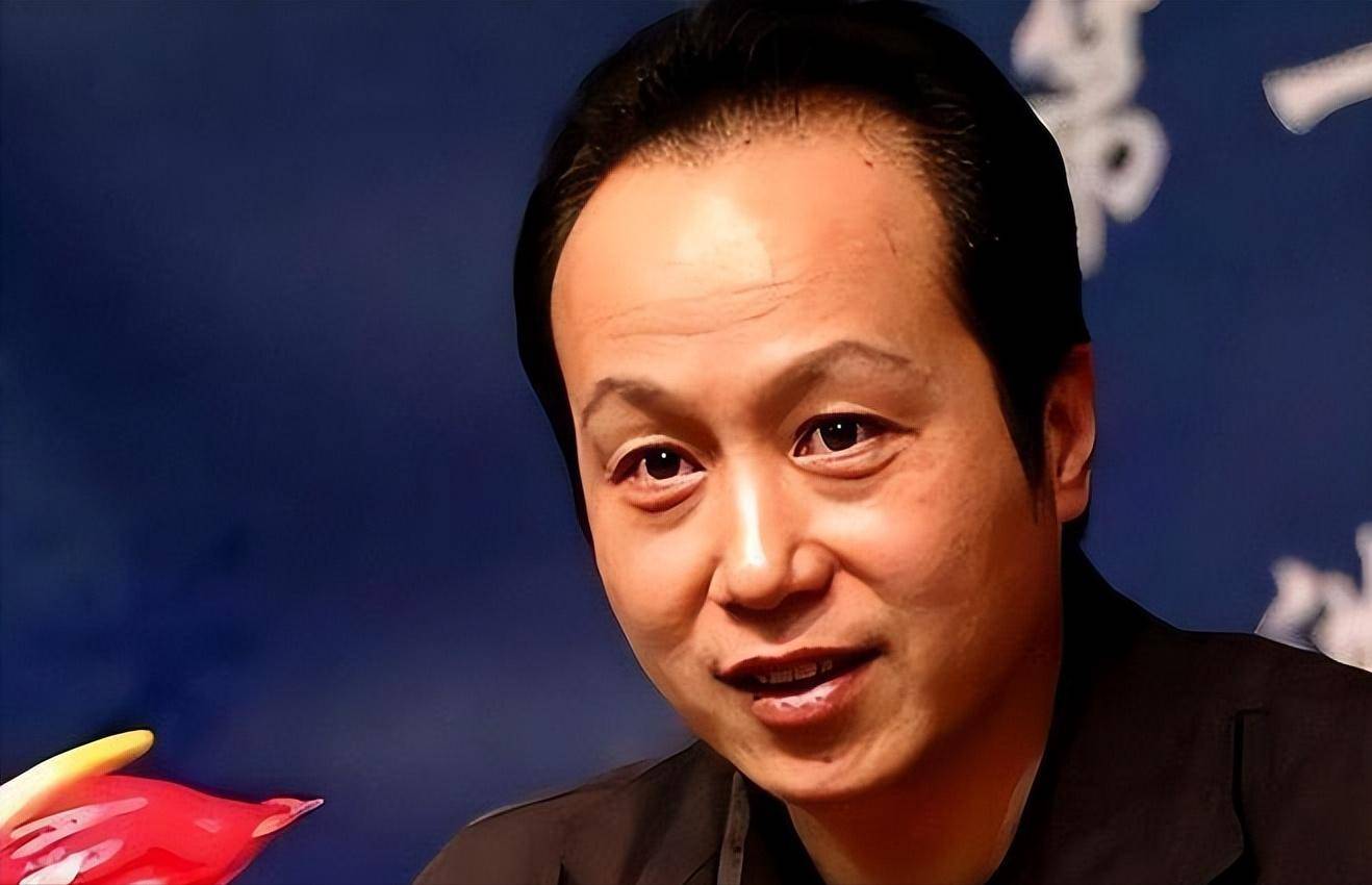 原来他是罗京的儿子,14岁时扛起小家,母亲再嫁时只提了一个要求