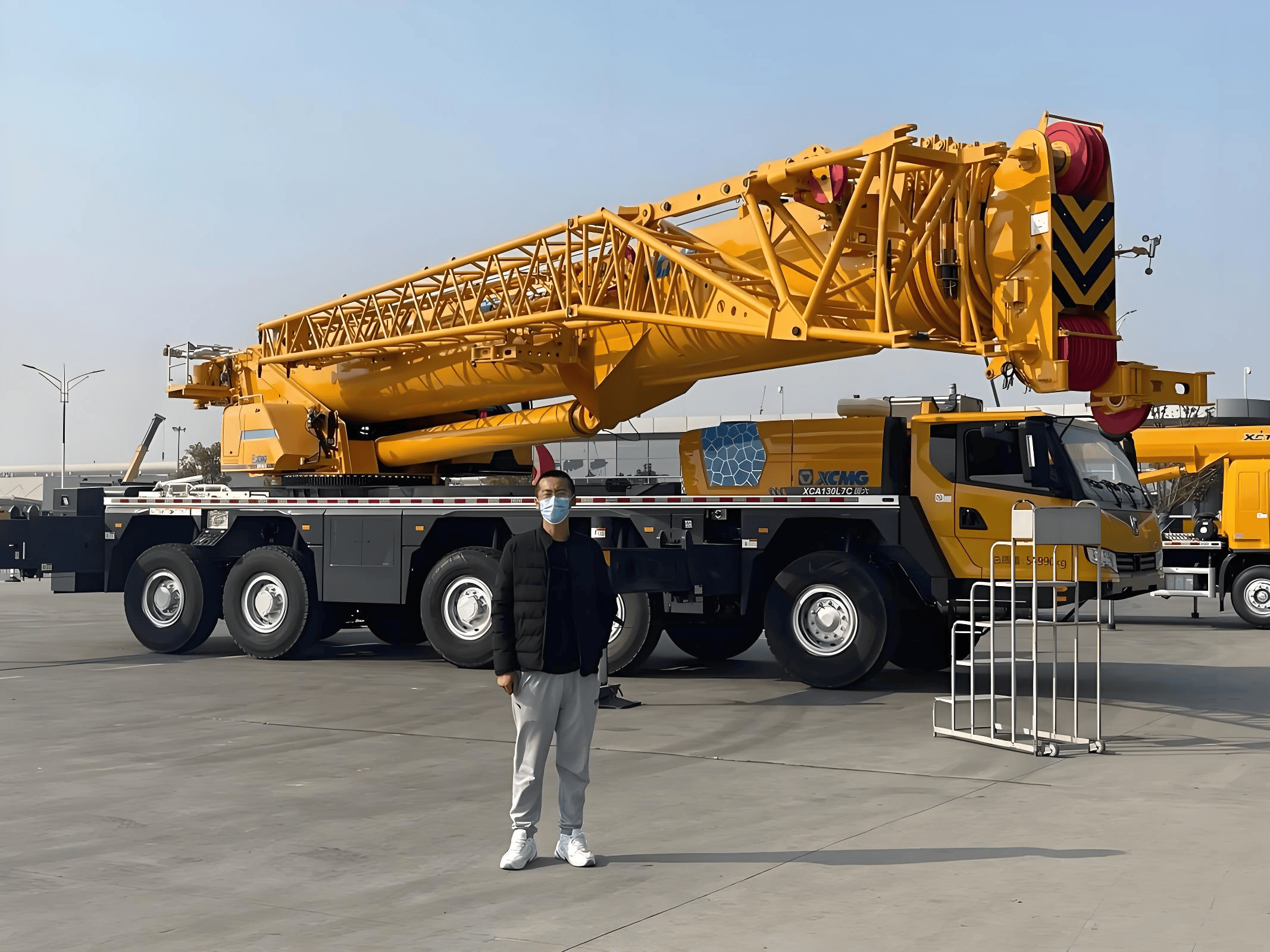 吊车作为现代化建设中不可或缺的工具,具有起重搬运的核心功能