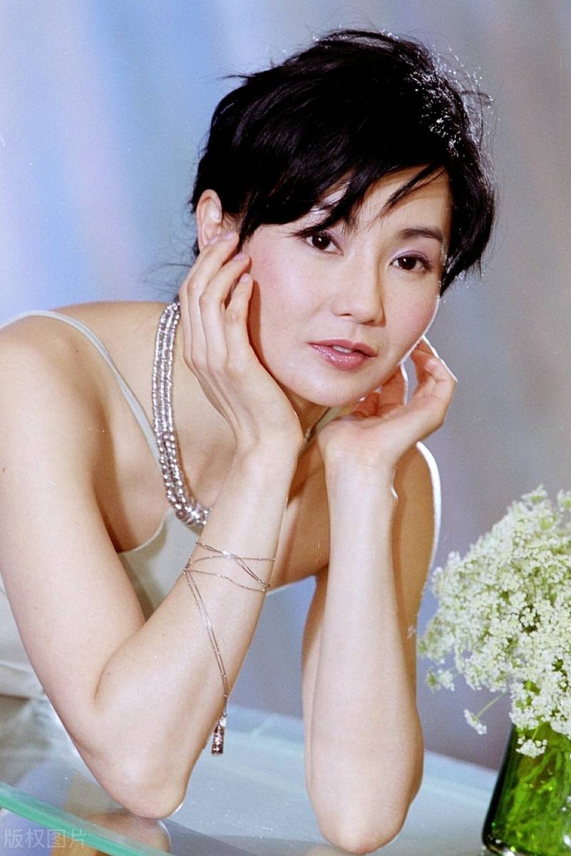 "香港四大美女"张曼玉:一生获奖无数,现在却归于平凡