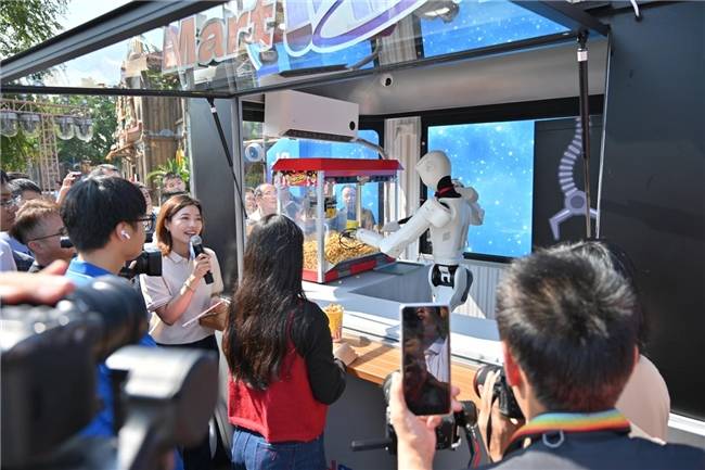 全球首个绳驱AI机器人零售服务店在粤揭幕,金马游乐与星尘智能共启“具身智能”文旅新纪元(图7) 全球首个绳驱AI机器人零售服务店在粤揭幕,金马游乐与星尘智能共启“具身智能”文旅新纪元(图7)