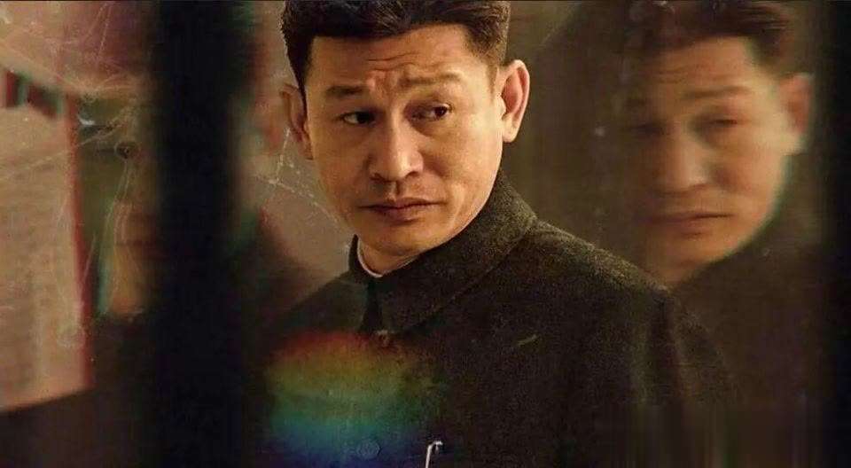 演员余皑磊:曾被张艺谋力捧,演坏蛋收刀片,47岁凭谷正文走红