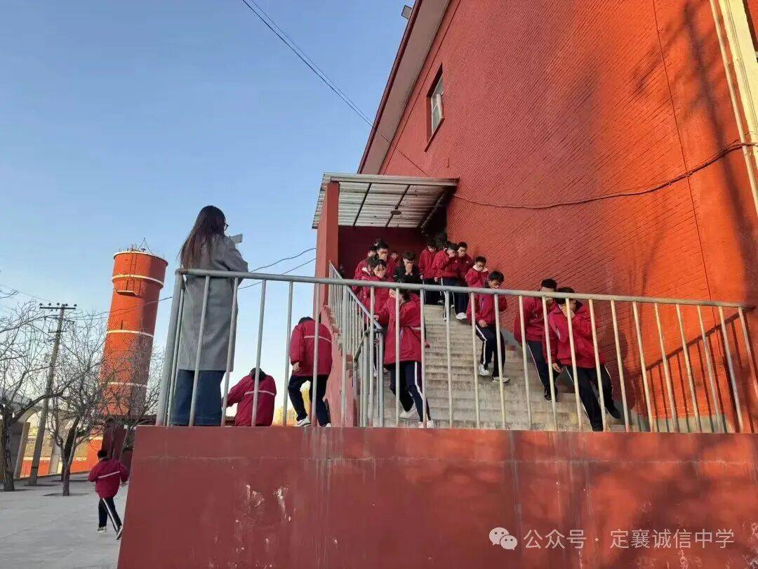 定襄县诚信高级职业中学校防火应急演练圆满落幕