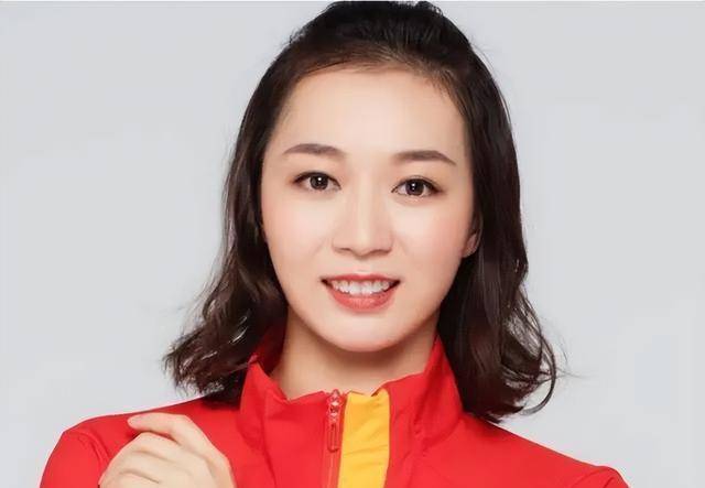 起伏与坚持尽管江钰源在自由体操上出现失误,杨伊琳肩负起中国女队