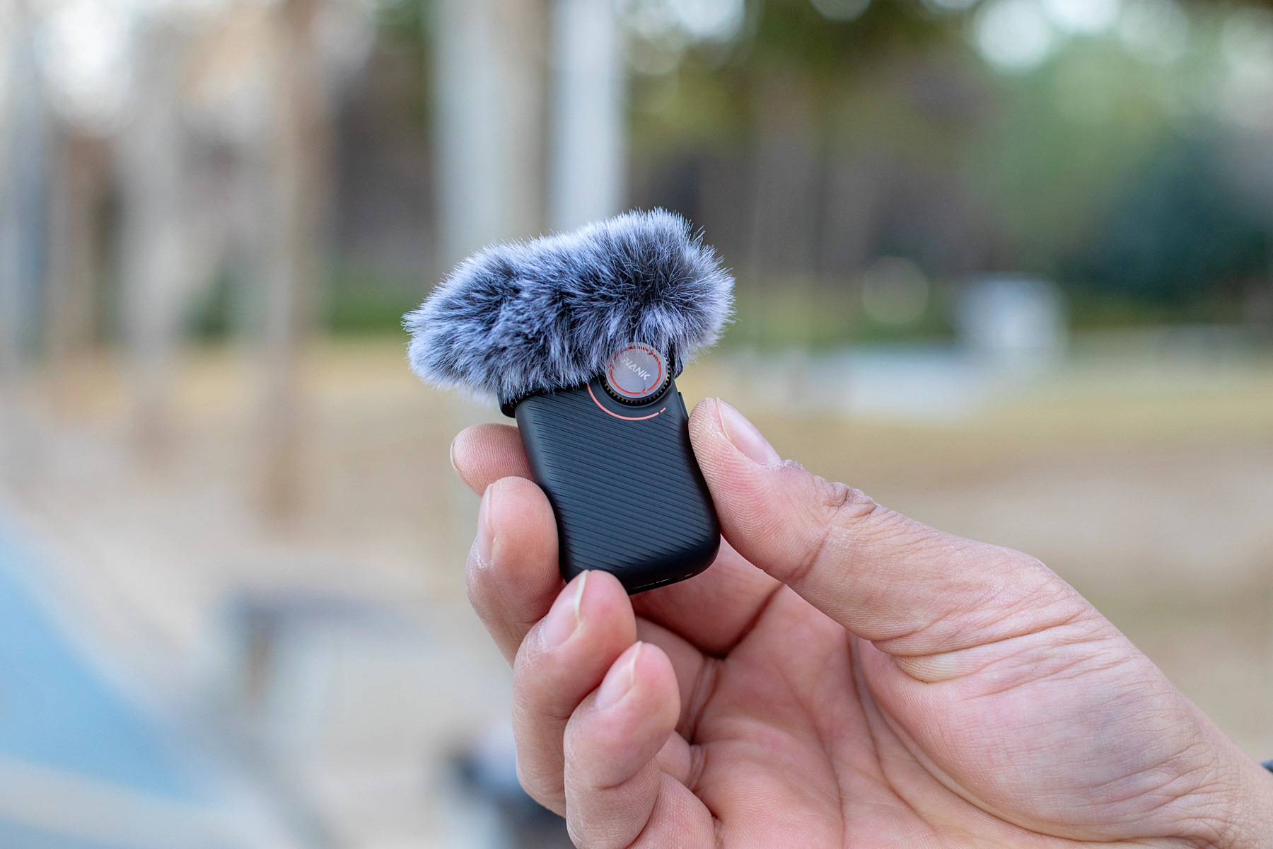 从“炸麦”到真旗舰：南卡Qmic领夹麦克风关键时刻不掉链