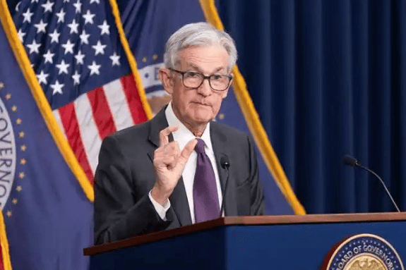 中方亮出关键策略，美债抛售加速，白宫陷危机，马斯克直言美国前