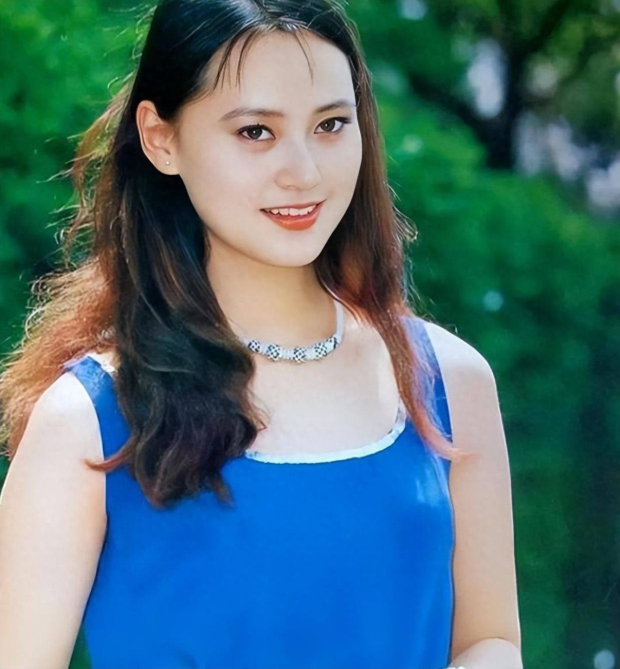 从贫困家庭到演艺圈女神再到现在的富豪阔太她的人生励志且富有戏剧