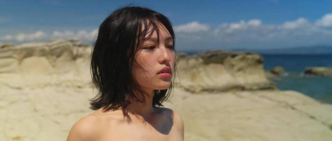 日本女星北村优衣写真性感火辣！99后美女曾为艺术献身