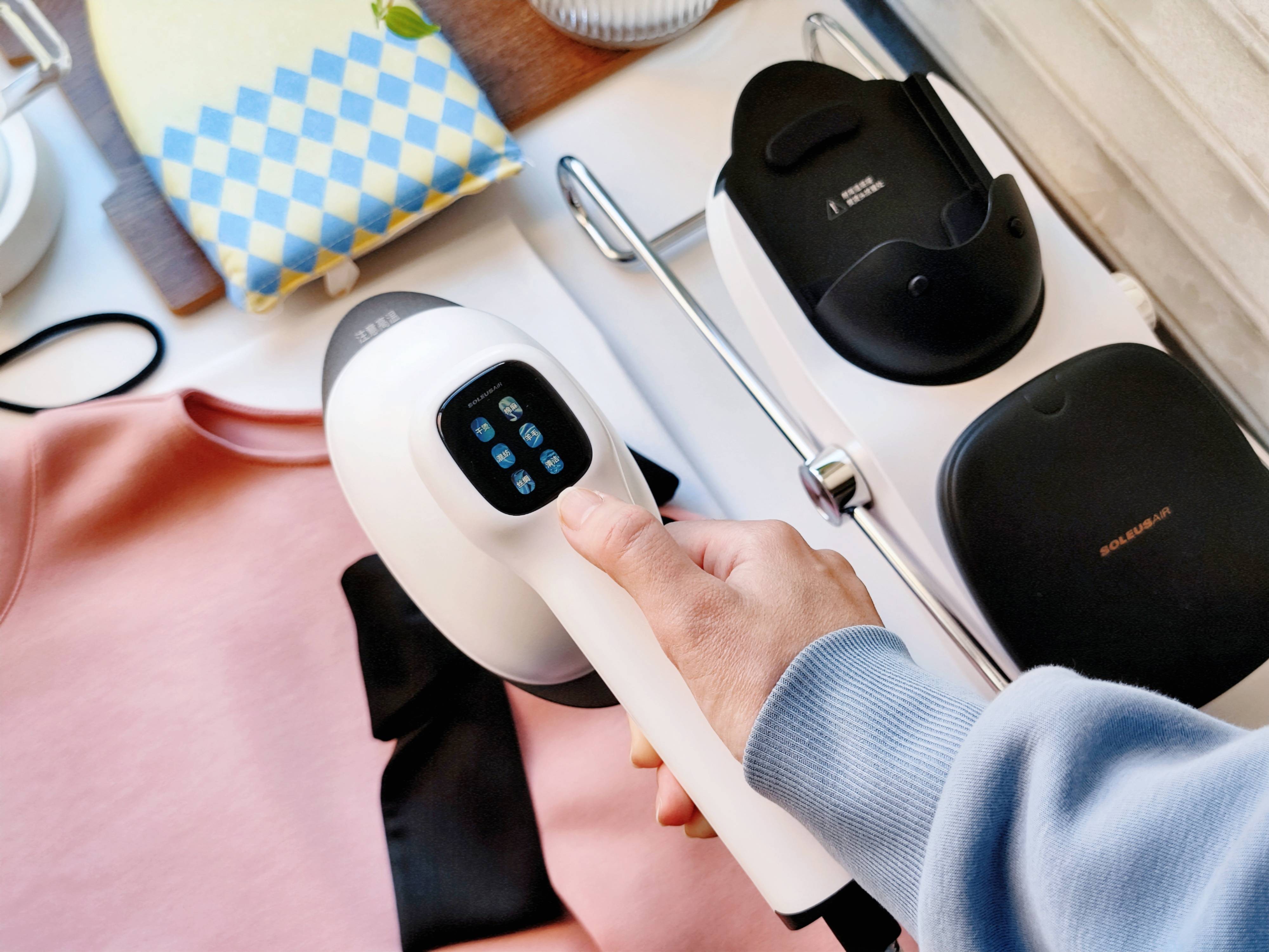 专业级奢护熨衣体验!舒乐氏Lina挂烫机，让每日精致成为轻松习惯!