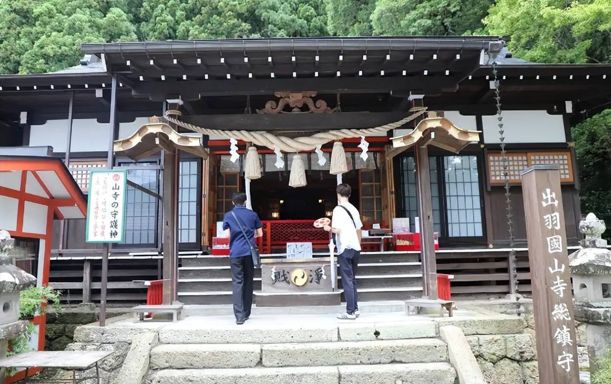 图片[19]-日本网友晒京都空荡荡车厢，称中国游客少了真舒服，引千万人热议 -华闻时空