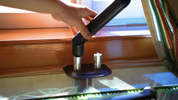 显示器标配底座太矮又太占桌面空间？北弧显示器支架了解一下