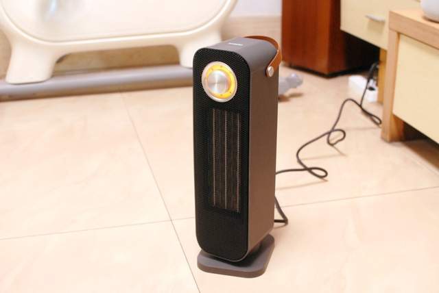 西圣WarmX立式暖风机：秋冬取暖新选择，冷暖双模实用不吃灰