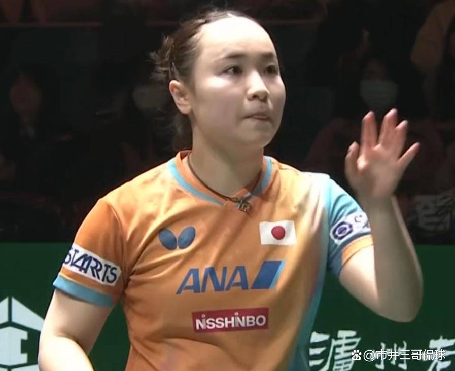 按理说,比"怪",伊藤美诚的反手生胶那是出了名的难对付,印度选手那些