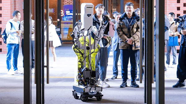 双赛道竞技点燃具身智能新引擎 2025年深圳智能机器人灵巧手大赛收官(图4)