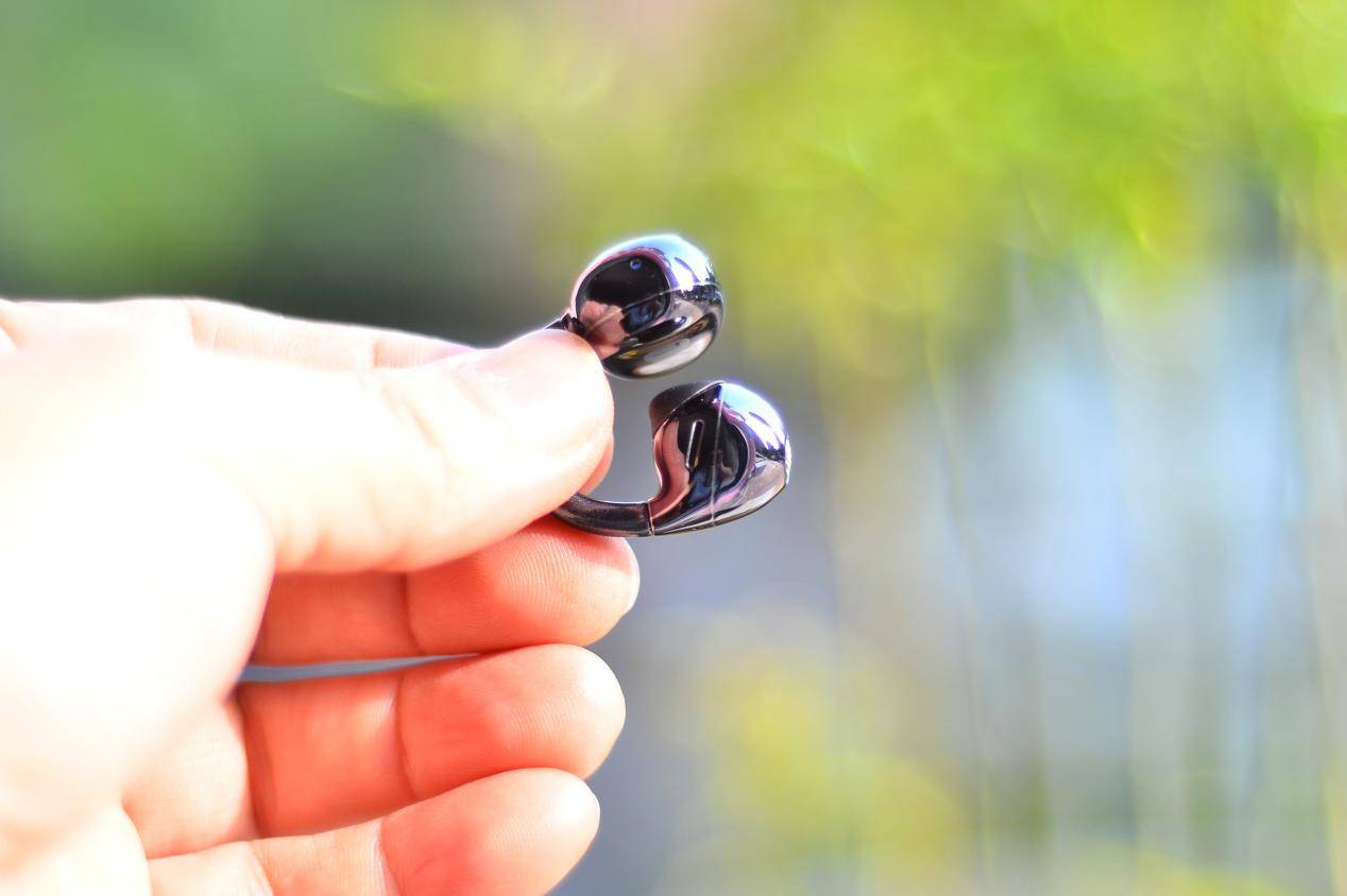 发烧音质佩戴舒适的南卡Clip Super2耳夹式耳机，还带多种AI功能