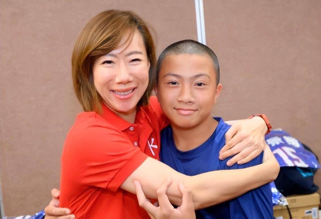 郭台铭47岁长女郭晓玲一股不留,变现11.5亿,用行动告别接班