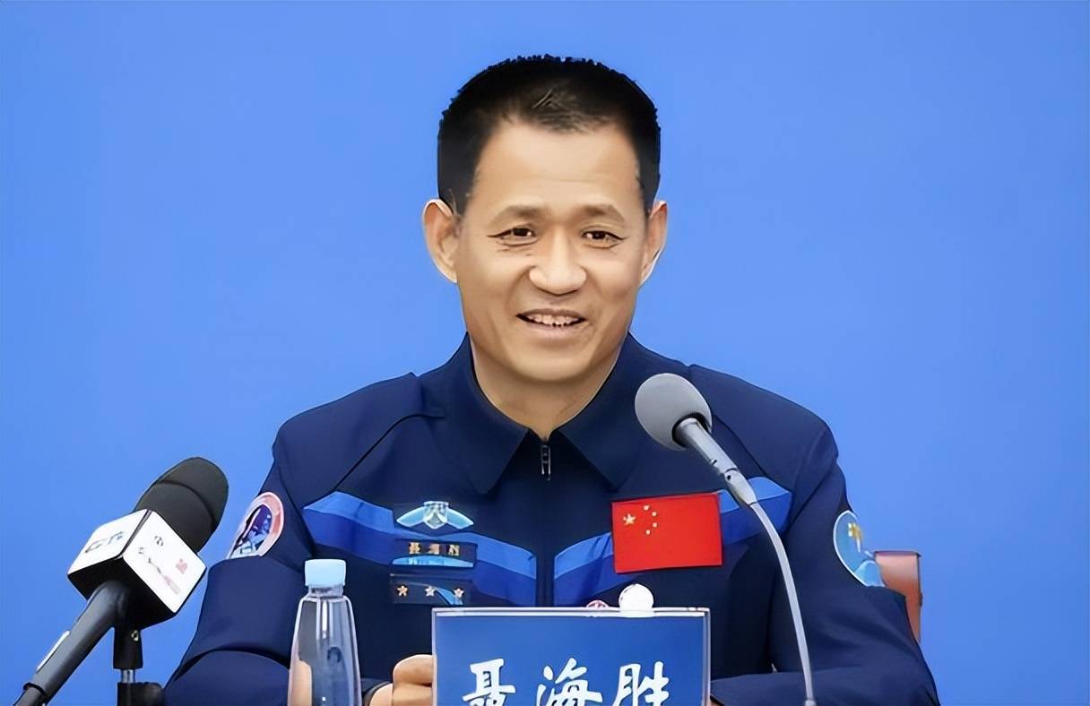 聂海胜退休生活曝光,他的几个新身份,比飞天时还惊艳!