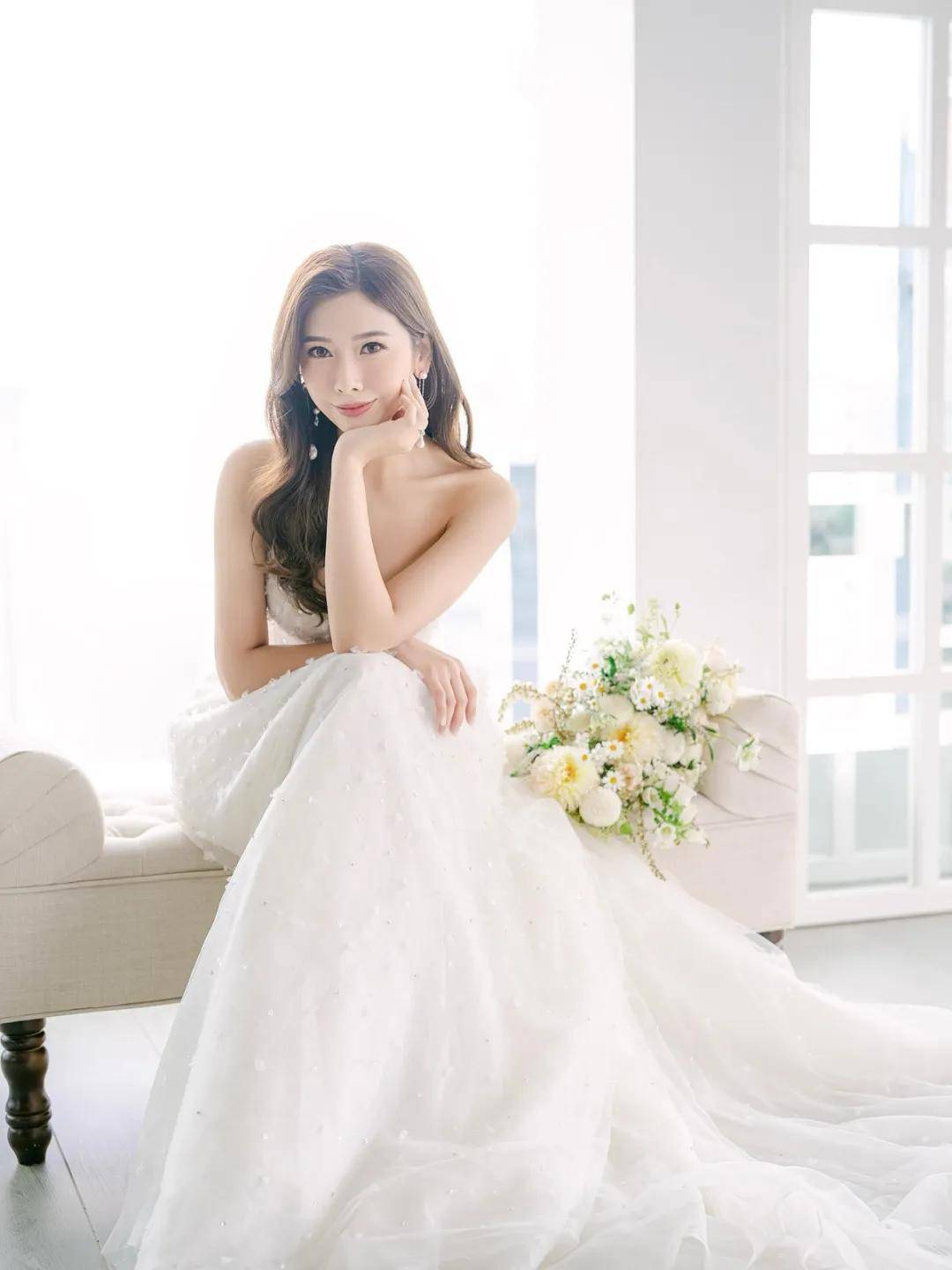 前tvb新闻之花低调结婚性感婚照曝光结束爱情长跑嫁大学同学