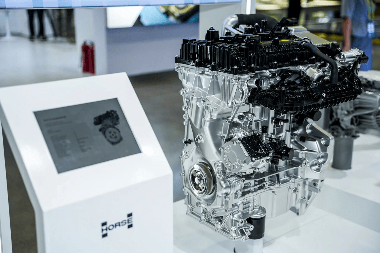 汇聚顶尖智慧 赋能动力革新 | 首届极光湾技术创新奖圆满举行第2张-汽车族 汇聚顶尖智慧 赋能动力革新 | 首届极光湾技术创新奖圆满举行第2张