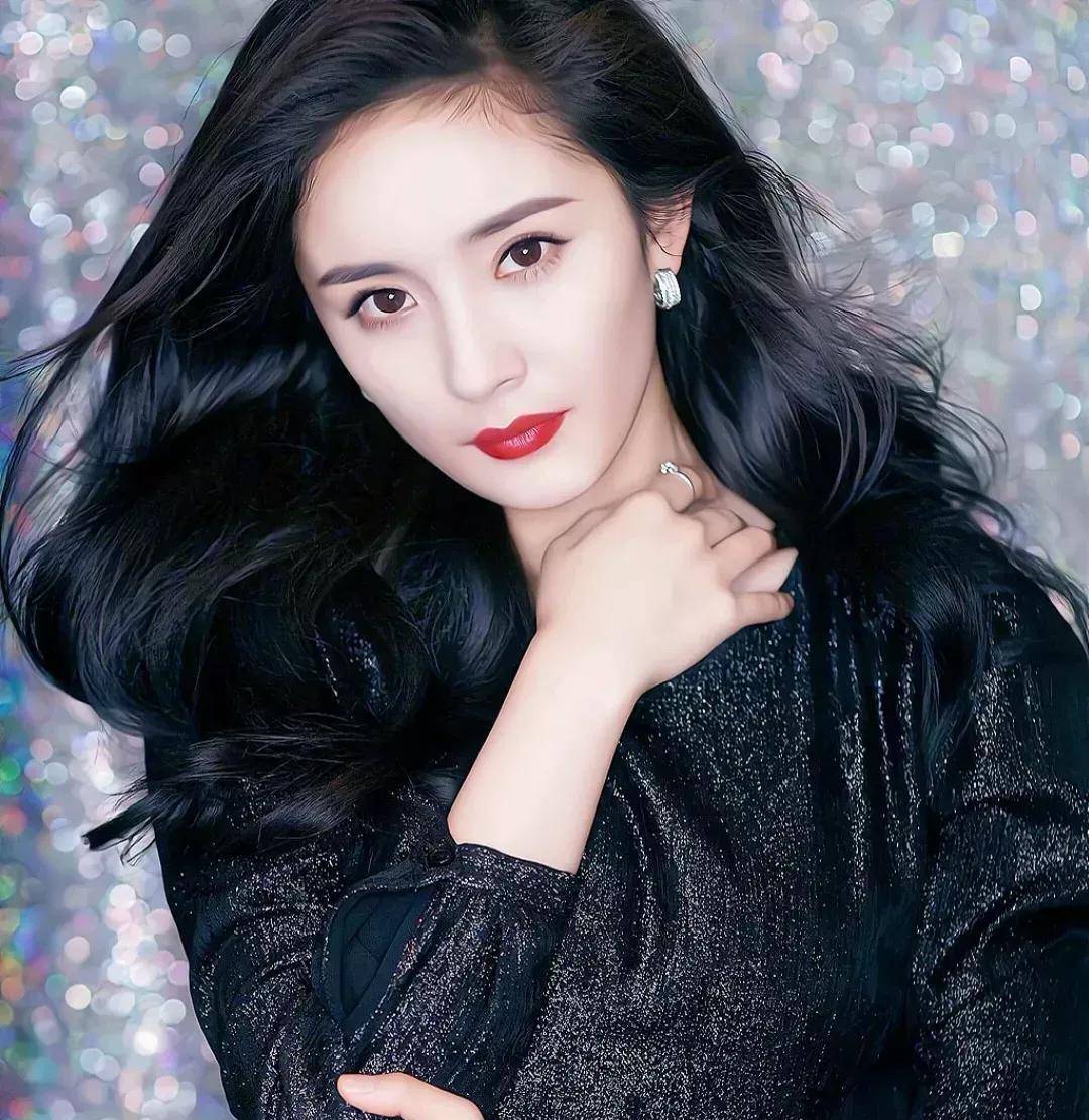 杨幂也没想到香港大火后一个无心举动竟让自己的口碑实现暴涨