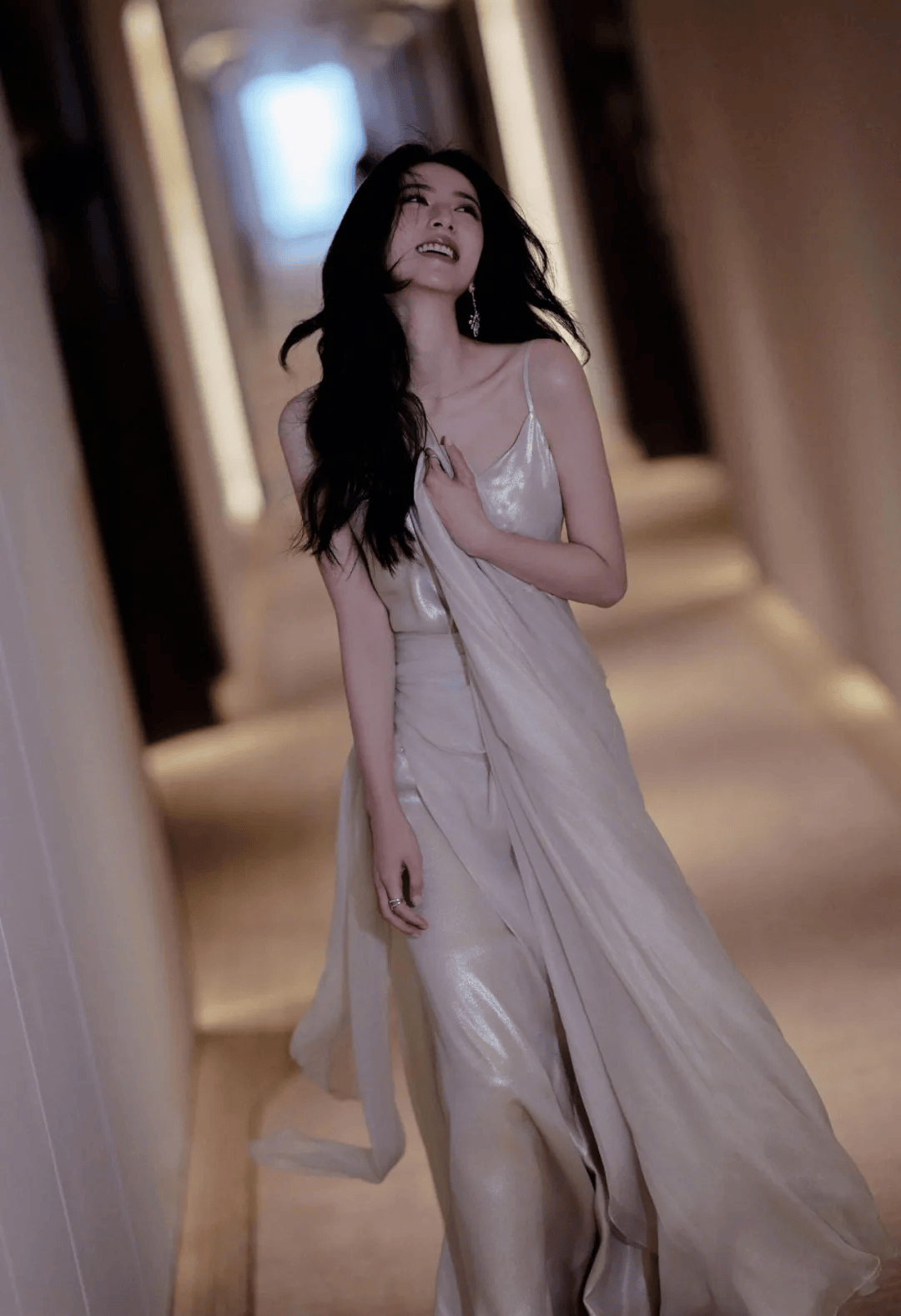 周雨彤,玲珑身材,性感迷人