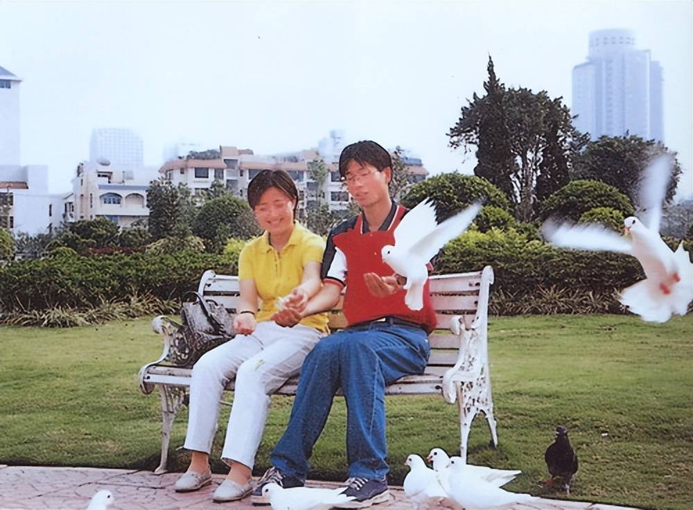 1999年,在北约轰炸中牺牲的记者许杏虎,他的家人后来怎么样了?