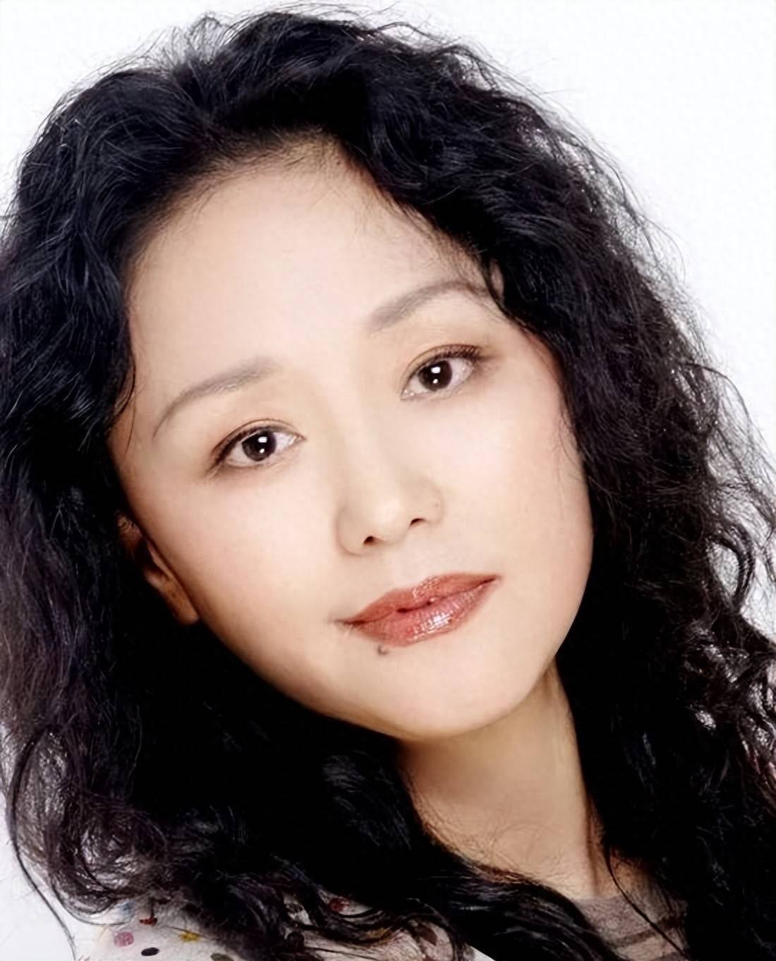 老艺术家廖静秋患癌症去世巴金惜才撰文悼念女儿逆袭大明星