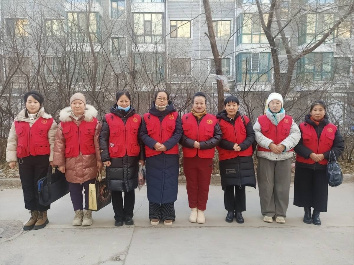 安达市弘宇文化家庭和谐促进会开展残障老人义务理发活动