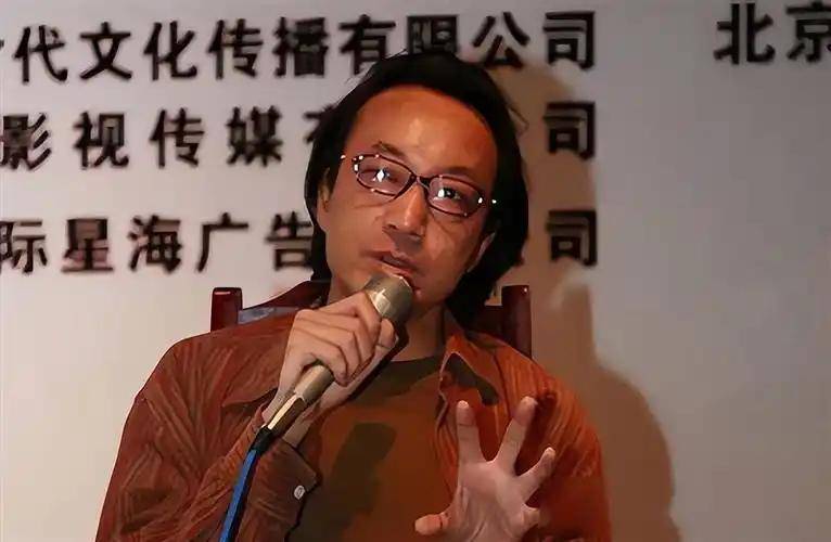 她11岁被导演看中,与知名导演同居多年被抛弃,如今复出无人问津