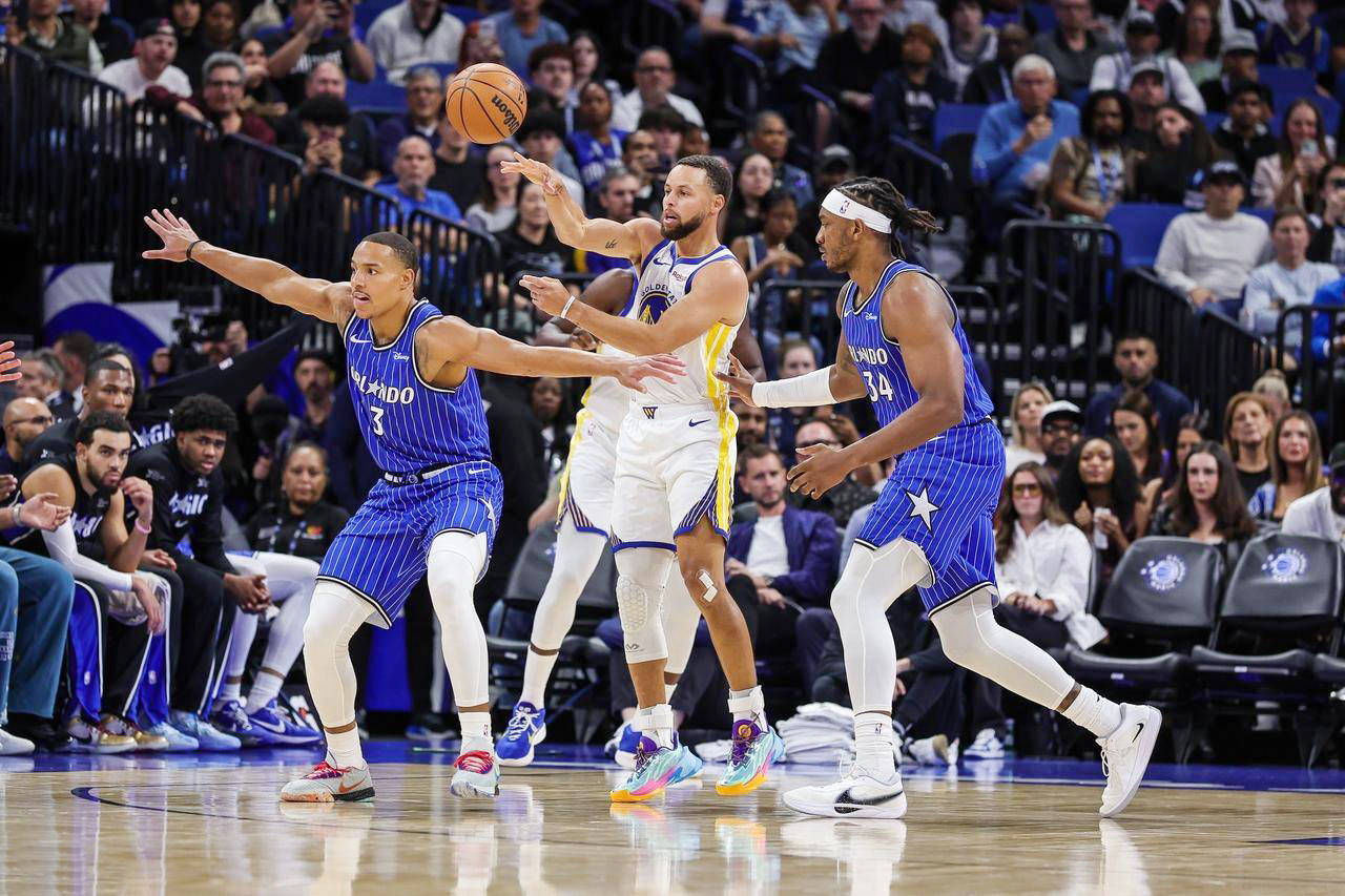 库里38分难挽败局！独行侠 123-115 力克勇士，斩获四连胜