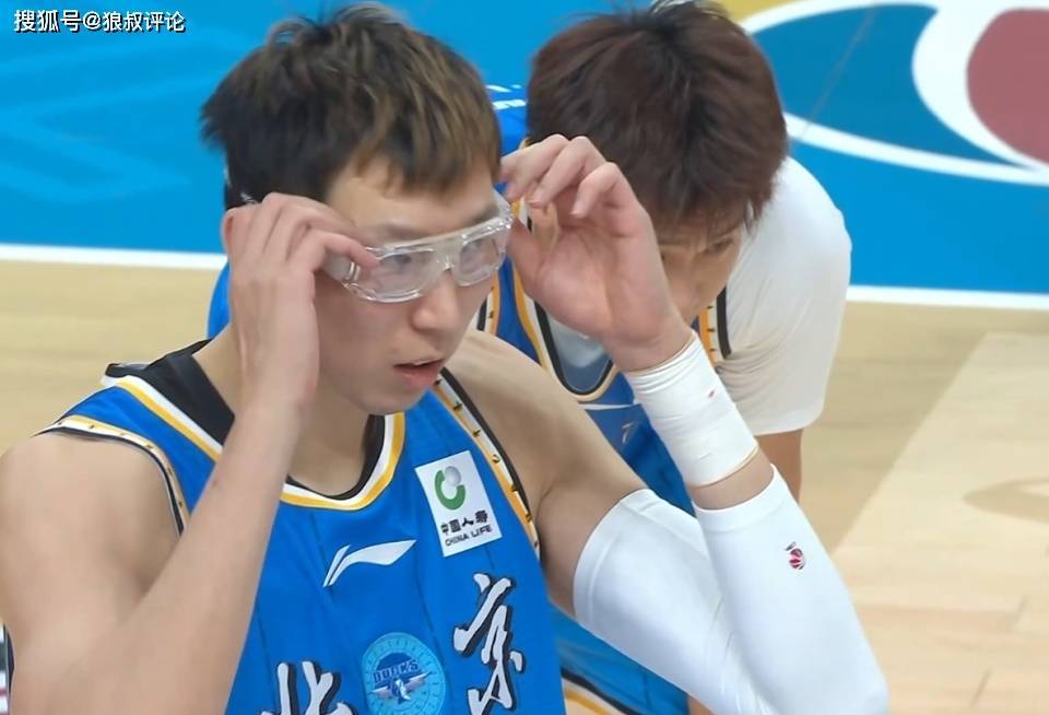 北京vs广厦前瞻：周琦赵睿PK胡金秋孙铭徽国手大战 许利民捍卫主场