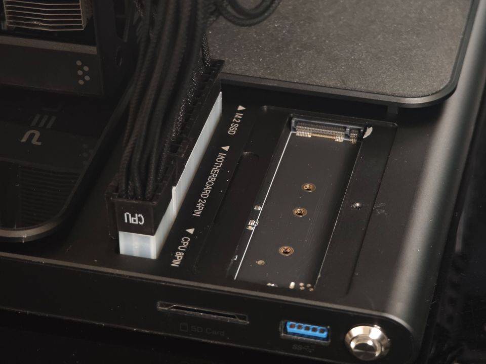 笔记本、迷你主机轻松畅玩3A游戏!磐镭Link S-3显卡扩展坞实测!