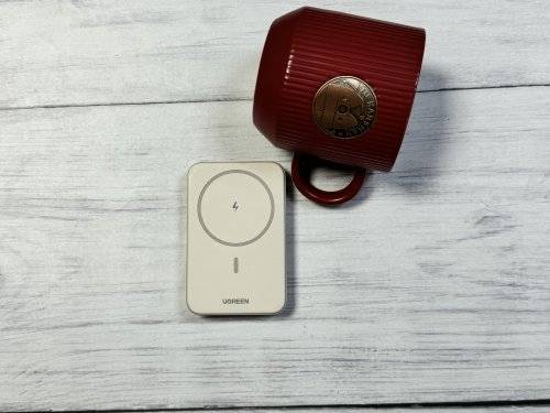 最适合苹果手机的充电宝推荐哪款？精选适合苹果手机充电宝推荐，磁吸稳、不发烫充电宝！