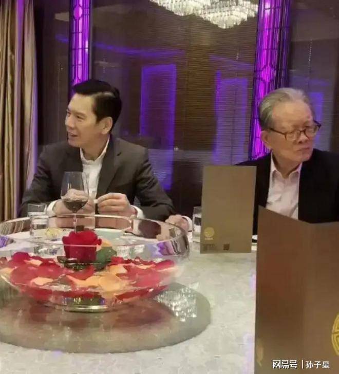 向华强和邓光荣两个江湖大佬,哪个更厉害?