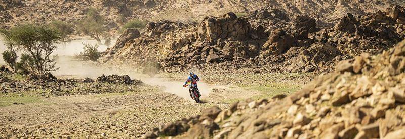 达喀尔拉力赛第一赛段:西班牙新星卡内特领跑摩托车组